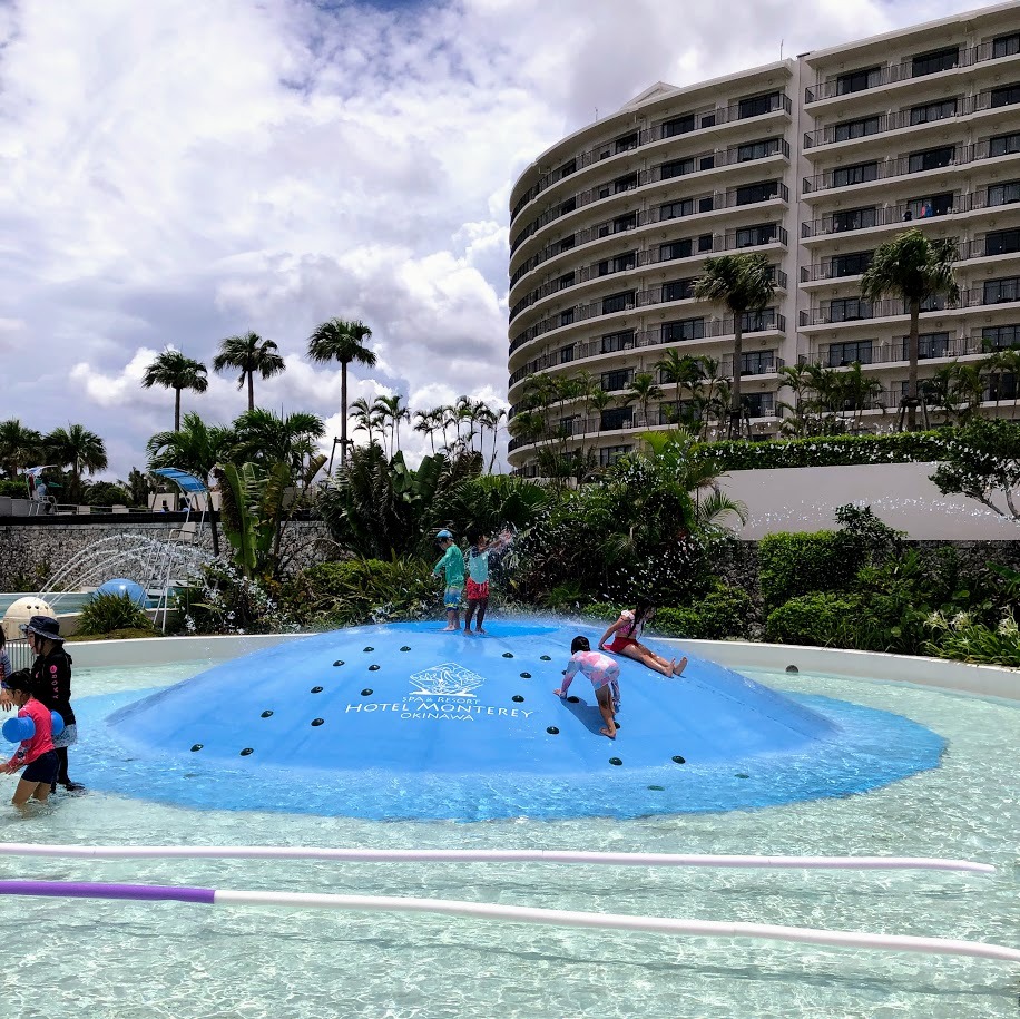 2019_okinawa_pool (3).jpg